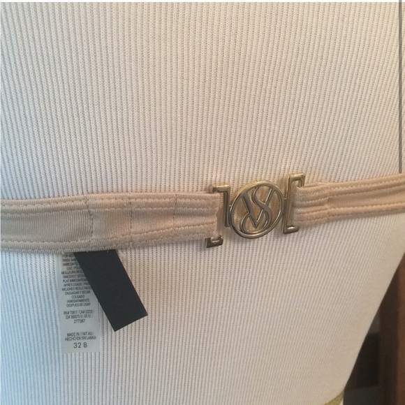 Victoria’s Secret Bikini - Picture 7 of 8